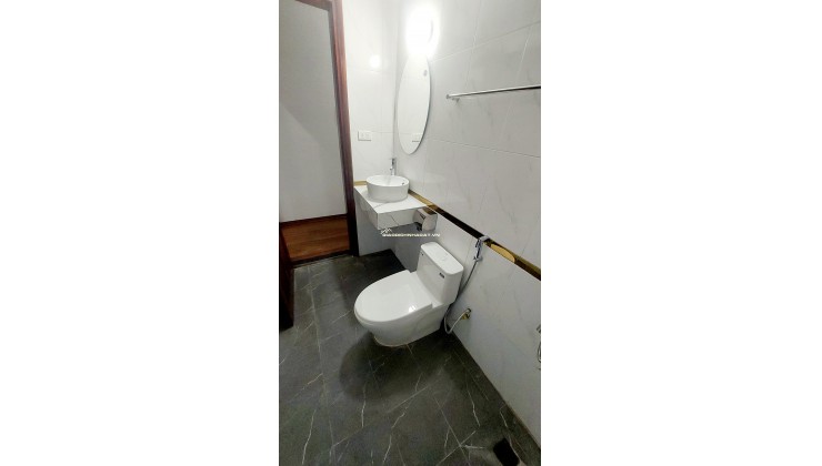 BÁN NHÀ CHÍNH CHỦ 44M2 VỊ TRÍ ĐẸP, TIỆN ÍCH ĐẦY ĐỦ, GIÁ HỢP LÝ TẠI D.Q.HÀM, HN