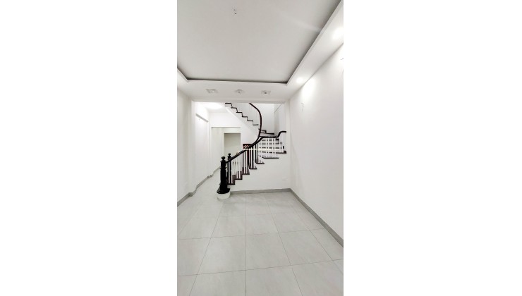 BÁN NHÀ CHÍNH CHỦ 44M2 VỊ TRÍ ĐẸP, TIỆN ÍCH ĐẦY ĐỦ, GIÁ HỢP LÝ TẠI D.Q.HÀM, HN