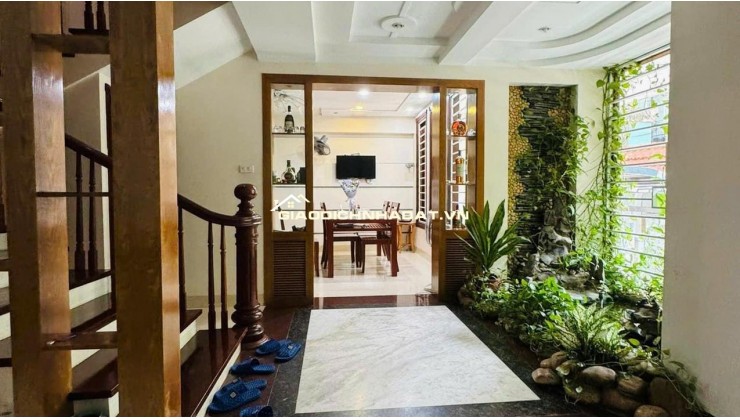 Mặt Phố Lô Góc Hoàng Quốc Việt 3 Thoáng 80m2 hơn 42 tỷ