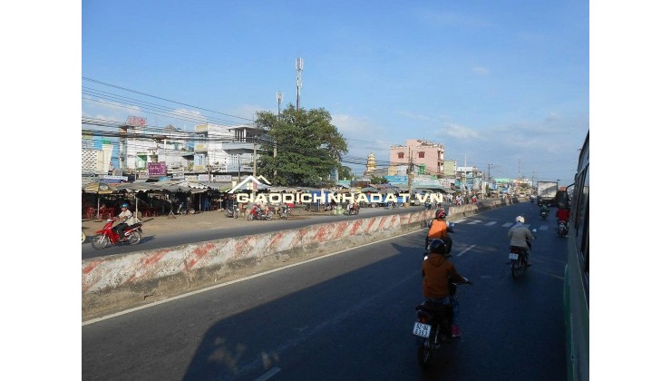 Đất Mặt Tiền, Ngay Trung Tâm Thị Trấn Bến Lức, Lộ Giới 12m Chỉ 2,6 tỷ Full Thổ Cư.