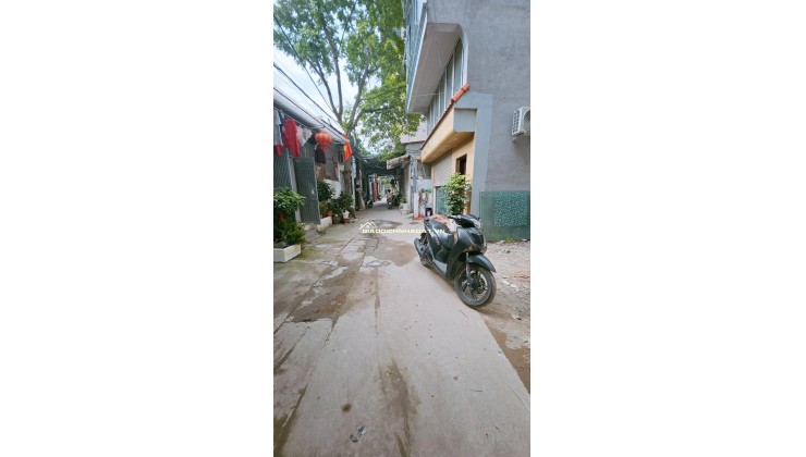 chính chủ b.á.n đất phân lô Triều Khúc oto ngủ trong đất 50m, tương lai mặt đường Lương Thế Vinh kéo dài. diện tích 50m chỉ 13.xt