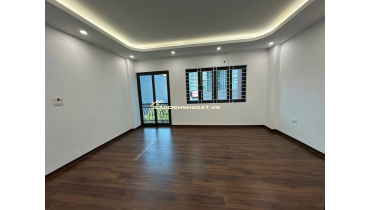 CẦN BÁN NHÀ PHỐ TRƯỜNG LÂM 40M2 LÔ GÓC 6 TẦNG, Ô TÔ VÀO NHÀ, NGÕ THÔNG 8.X TỶ