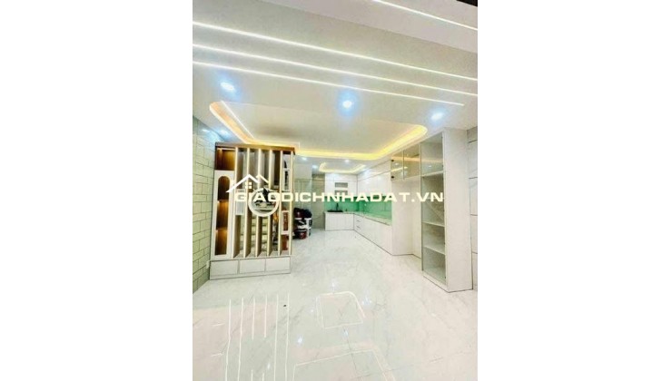 Lê Đình Cẩn Hẽm Ô Tô gần mặt t.iền