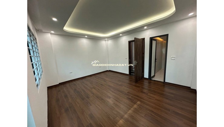 CẦN BÁN NHÀ PHỐ TRƯỜNG LÂM 40M2 LÔ GÓC 6 TẦNG, Ô TÔ VÀO NHÀ, NGÕ THÔNG 8.X TỶ