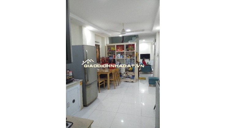 NHÀ 4 MẶT HẺM. VỊ TRÍ VIP _1BƯỚC RA MẶT TIỀN. CHỈ 10M LÊN XE HƠI.
