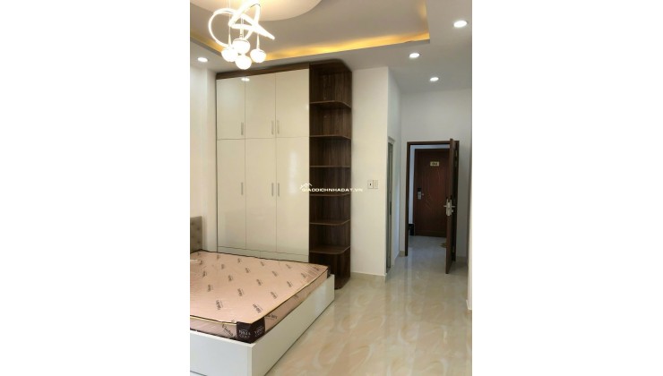 GÓC 2 MẶT TIỀN – 4 TẦNG – THU NHẬP 25TR/THÁNG – NGAY NGÃ 4 NGUYỄN TRÃI Q5. LH:0988954579