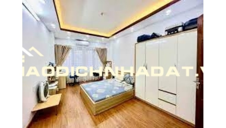 Bán nhà La Thành 45m2 x 5 tầng, 2 mặt thoáng, ngõ nông gần phố nhỉnh 6 tỷ