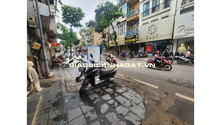 Siêu hiếm, lô góc mặt phố Trương Định 35m2 x 3 tầng. Vỉa hè rộng, kinh doanh khủng