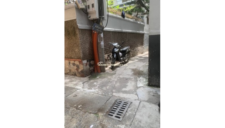 BÁN ĐẤT TRUNG TÂM QUẬN THANH XUÂN , TẶNG NHÀ  XÁCH VALI ĐẾN Ở