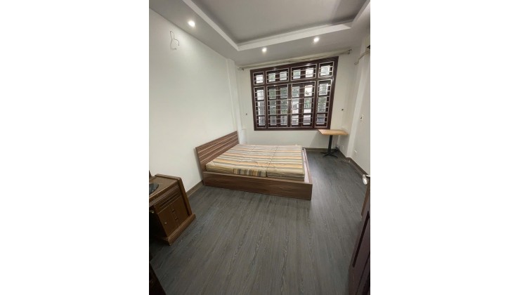 NHÀ TRUNG TÂM CẦU GIẤY- 5 PHÒNG NGỦ – CHỈ 9.X TỶ – Ở LUÔN