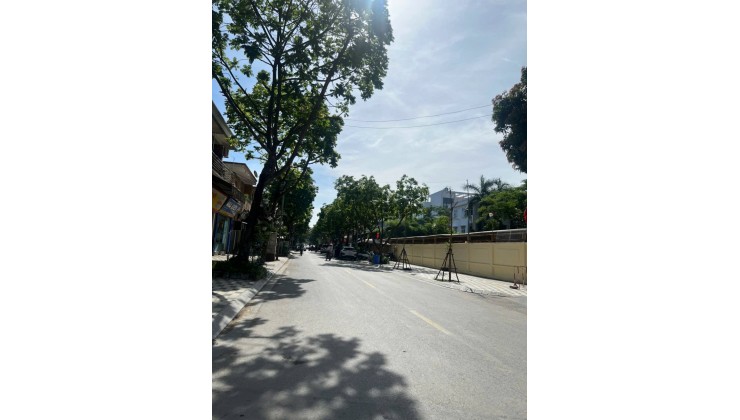 Tôi Bán mảnh đất Lo góc 40m, mặt tiền 7m, giá 7.8 tỷ cực hiếm!