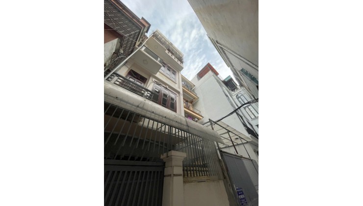 Bán nhà Hoàng Quốc Việt, 18 tỷ, 90 m2, hàng hiếm tại Cầu Giấy, Hà Nội