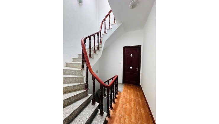Hót quá nhỉ 8 tỷ có ngay 43m, 5 tầng, Xuân La, Tây Hồ!