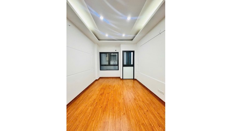 Nhà Xuân Đỉnh 35m, 5 tầng, mặt tiền 3.4m chỉ hơn 8 tỷ!