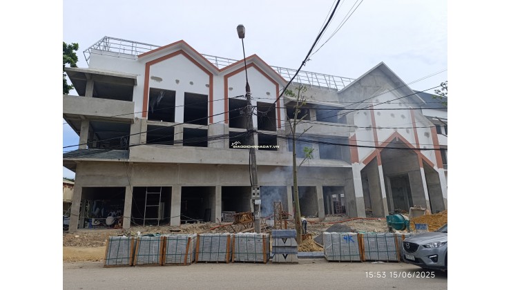 Chợ đêm Mường Thanh bố đi bộ