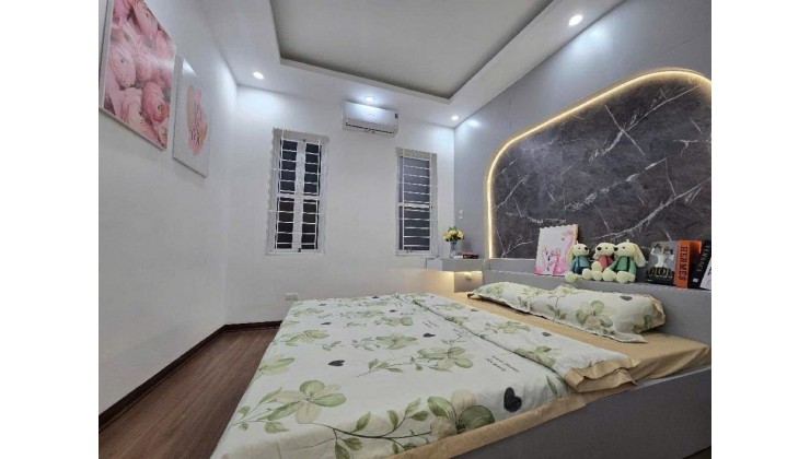 Nhà Trường Chinh - 25m2 mặt tiền 3.5m - Lô góc 2 mặt thoáng, 100m ra đến mặt phố - 6.25 tỷ