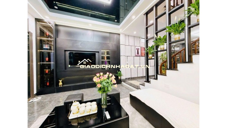 Bán nhà phố Đại La, quận Hai Bà Trưng, 54m, sát mặt phố, tặng full nội thất cao cấp , 12.5 tỷ