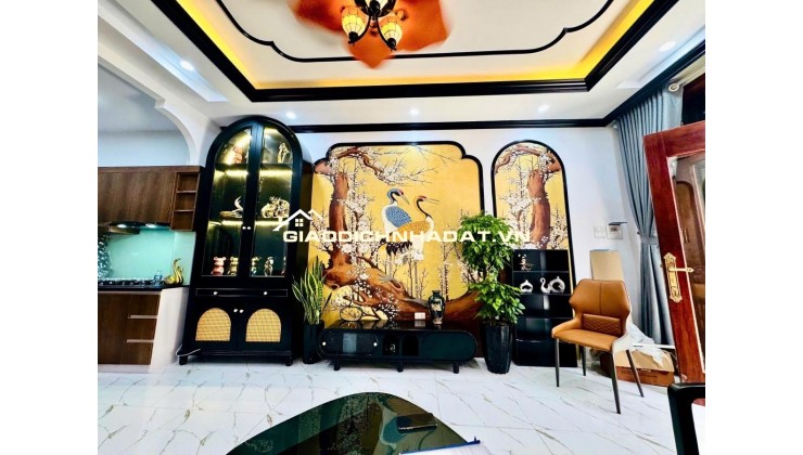 Bán nhà phố Dương Văn Bé,  33m, ngõ nông , gần đường ô tô  tránh , vị trí đẹp , nội thất cao cấp 7.95 tỷ