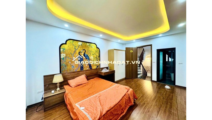 Bán nhà phố Dương Văn Bé,  33m, ngõ nông , gần đường ô tô  tránh , vị trí đẹp , nội thất cao cấp 7.95 tỷ