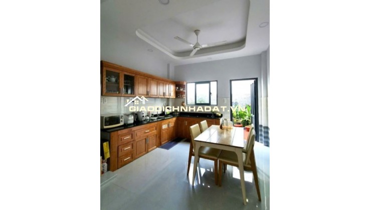THỦ ĐỨC - TRUNG TÂM PHƯỜNG LINH CHIỂU - HẺM 7 CHỖ VÀO NHÀ -  4.01m x 15.4m - 4 TẦNG - NHỈNH 8 TỶ