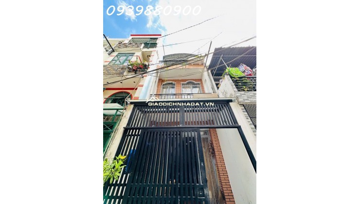 Phú Nhuận, sát mặt tiền - 40m2 - 6,45Tỷ TL