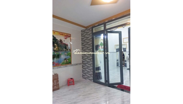 Bán nhà cấp 4 đẹp 252m2, 3PN, 1WC, mặt tiền rộng tại Tân Thông Hội