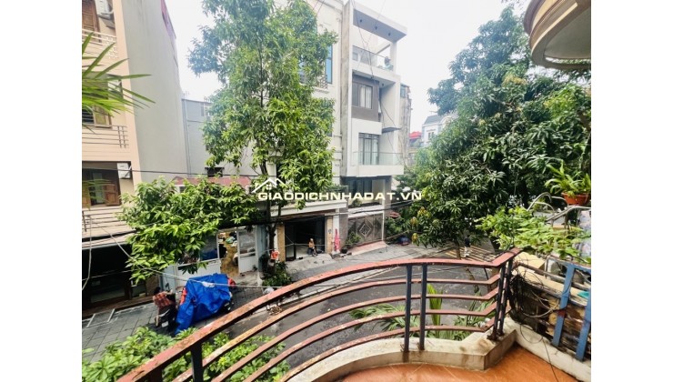 PHÂN LÔ - VỈA HÈ, Ô TÔ TRÁNH ĐỖ - NHÀ 2 THOÁNG CÓ GIẾNG TRỜI, CÓ THỂ LẮP THANG MÁY - KD, LÀM VP,...HÀNG XÓM SÂN GOLF