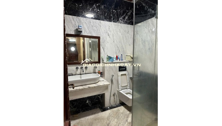 Nhà mới mặt tiền Cù Lao, Phan Xích Long, 120m², nội thất gỗ Cẩm Lai – Giá 49 tỷ (TL)