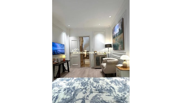 TRUNG TÂM QUẬN THANH XUÂN - HÀNG XÓM ROYAL CITY - GẦN PHỐ - 10M RA OTO - NGÕ ĐẸP - NHÀ ĐẸP LONG LANH