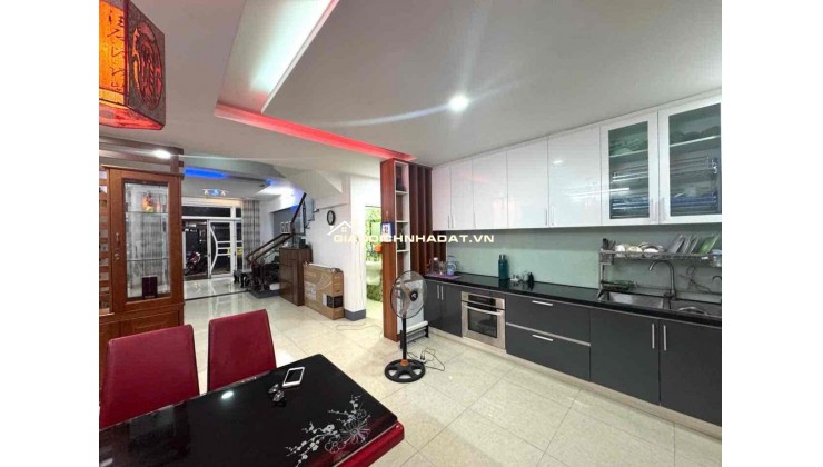 Bán nhà 4 tầng 4PN gần sân bay, Đà Nẵng