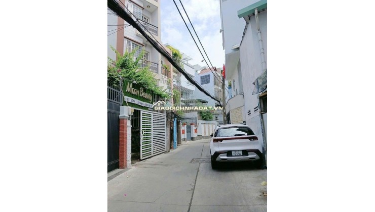 BÁN NHÀ HẺM XE HƠI THÔNG DTCN 40M2 4 TẦNG BTCT NHỈNH 5TỶ

 - Kết cấu: Trệt 3 lầu, gồm 4PN, 3wc, 2 sân thượng trước sau. Sàn BTCT

 - Hẻm xe hơi