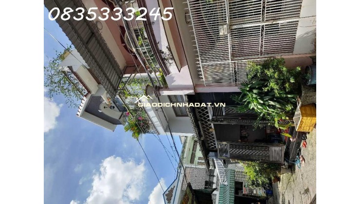 Nhà  2.95 tỷ Bình Tân , Hẻm Xe Hơi. 2PN. Sổ hồng. Công viên Kênh Nước Đen Vị trí vàng!