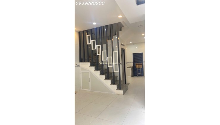 Phú Nhuận, sát mặt tiền Huỳnh Văn Bánh - 6,85Tỷ TL.