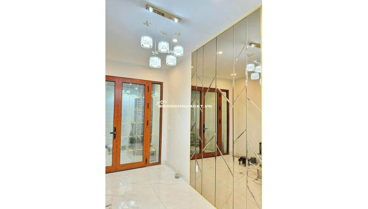 Bán nhà Lê Lợi,HĐ HN,kinh doanh , ô tô, thang máy,wiu đẹp , dt39m2,giá 9 ty
