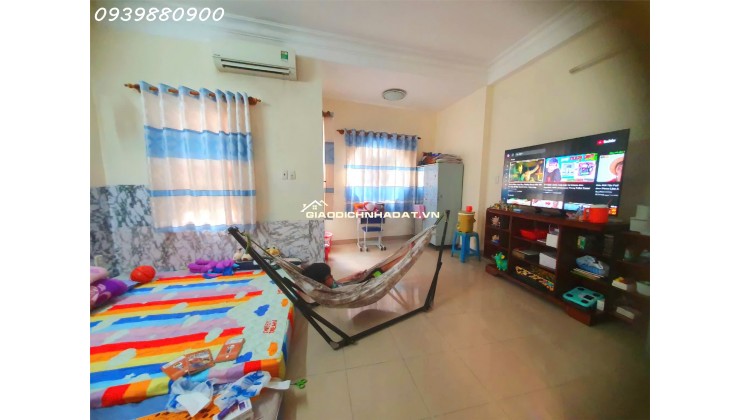 Gò Vấp, 1 căn ra mặt tiền, ngay ĐH Công Nghiệp.