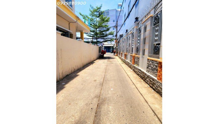 Gò Vấp, 1 căn ra mặt tiền, ngay ĐH Công Nghiệp.