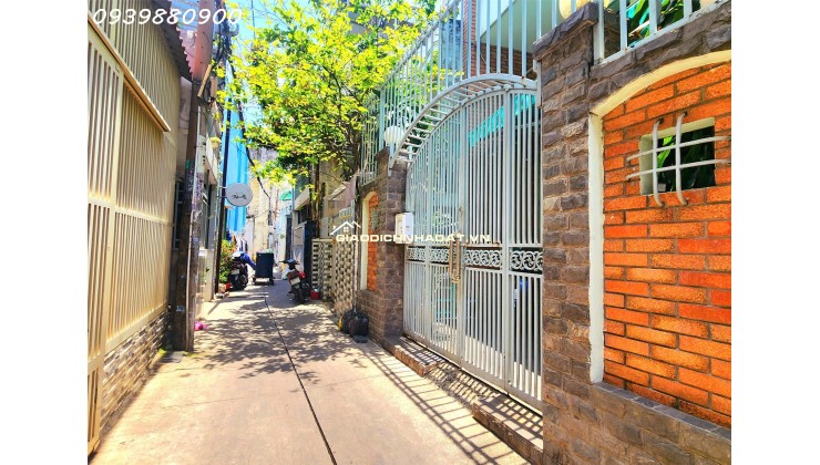 Gò Vấp, 1 căn ra mặt tiền, ngay ĐH Công Nghiệp.