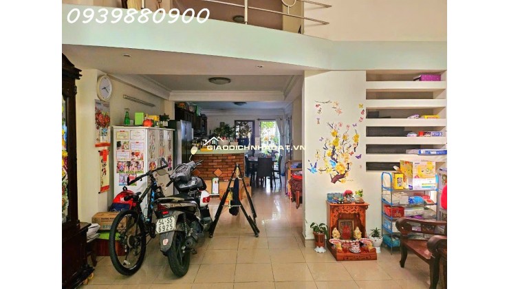 Gò Vấp, 1 căn ra mặt tiền, ngay ĐH Công Nghiệp.