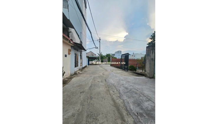 BÁN NHÀ CẤP 4 NGAY TRUNG TÂM TRƯỜNG THỌ, THỦ ĐỨC. DT 70,1M2 SHR 4.9 TỶ. LH:0329456579.