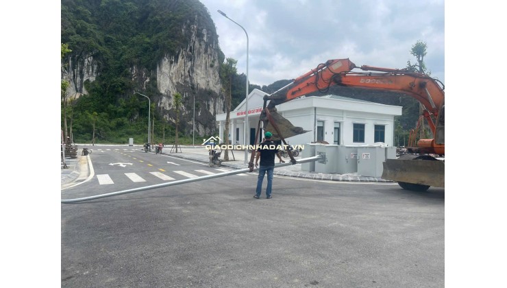 Bán đất nền dự án full thổ cư ngay trung tâm tt Chi Nê giá từ 14tr/m2