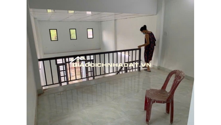 NHỈNH 3 TỶ CÓ NHÀ 54M2 MỚI ĐẸP Ở NGAY 1 TRỆT 1 LỬNG 2 PHÒNG NGỦ -  HẺM BA GÁC ĐUA GẦN HẺM ÔTÔ