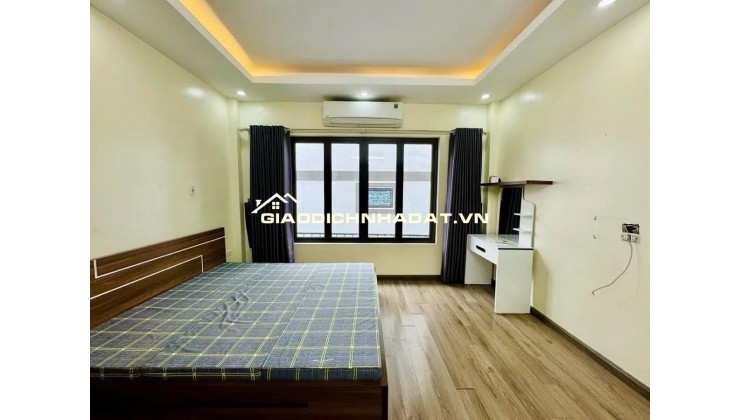 Phân lô Hoàng Mai 42m2 x 5 tầng, MT 4.5m. Ô tô vào nhà, gần phố, kinh doanh đỉnh