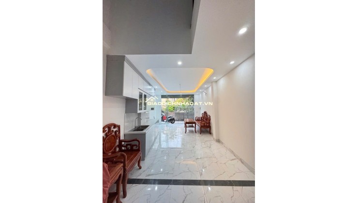 Bay Nhanh - Chủ hạ sốc 500tr!!! Nhà cực đẹp - Đối diện Aeon Mall - 36m2 - chỉ 5.7 tỷ