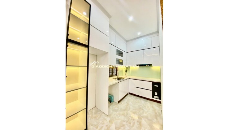 Bán nhà Thịnh Liệt 50m x 5 tầng, MT 7.5m. Full nội thất, thang máy, ô tô đỗ cổng, kinh doanh