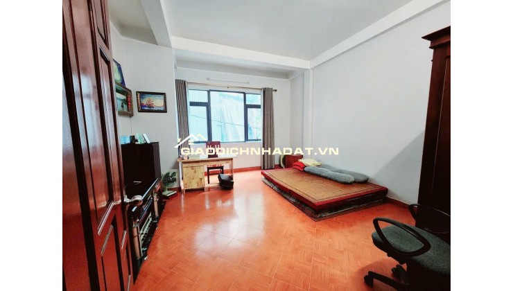 Mặt phố, lô góc, Trịnh Đình Cửu 46m2 x 4 tầng, MT 4.3m. Ô tô tránh, kinh doanh, văn phòng siêu nét