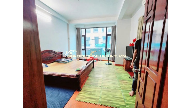 Mặt phố, lô góc, Trịnh Đình Cửu 46m2 x 4 tầng, MT 4.3m. Ô tô tránh, kinh doanh, văn phòng siêu nét