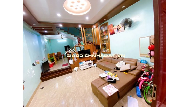 Minh Khai - Hai Bà Trưng DT 55m2 x 4 tầng, Full nội thất. Ô chờ thanh máy, rất gần ô tô