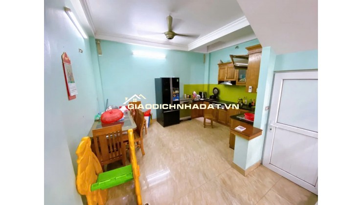 Minh Khai - Hai Bà Trưng DT 55m2 x 4 tầng, Full nội thất. Ô chờ thanh máy, rất gần ô tô