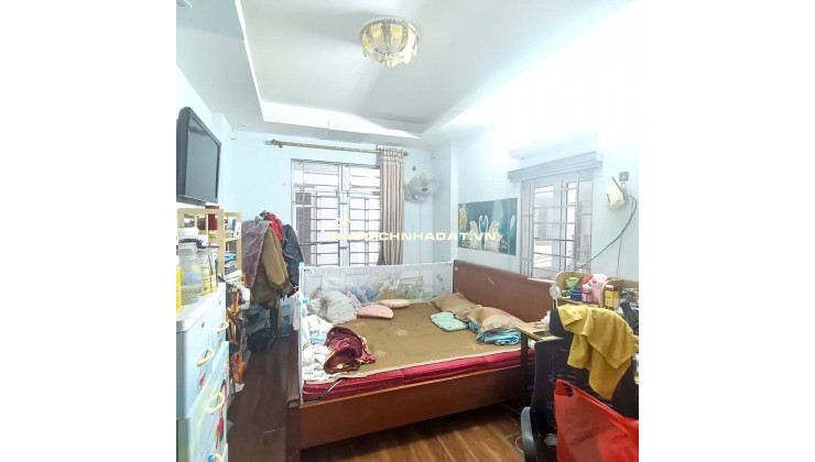 Bán nhà Ngũ Nhạc - Hoàng Mai, DT 30m x 4 tầng. Full nội thất, lô góc thoáng vĩnh viễn