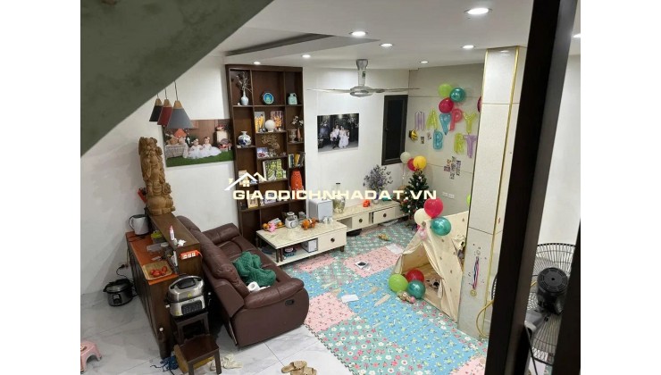 Bán nhà Bằng B- Hoàng Mai, DT 43m x 4 tầng, MT 5m. Nhà đẹp, ở sướng, KD online